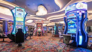 Filipino player accessing 66win live casino on a mobile phone